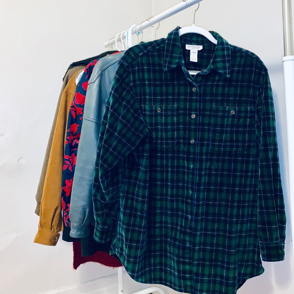 Soft Algoudon Green Button down